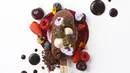 Red Forest dibuat terdiri dari Magnum Double Chocolate, dark cherry, cherry compote, bitter chocolate sauce, dan fudge sponge. Kamu bisa menikmatinya Social Affair (Magnum)