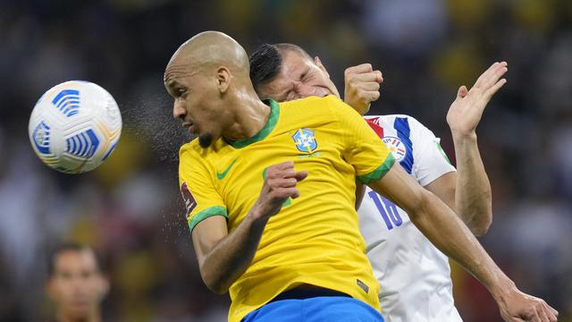 Brasil Bantai Paraguay 4-0