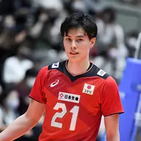 Sosok atlet voli Jepang, Ran Takahashi sukses mencuri atensi warga +62. Atlet 19 tahun itu disebut-sebut mirip tokoh anime Haikyu, Shoyo Hinata hingga aktor Nicholas Saputra. (Facebook/Ran Takahashi).