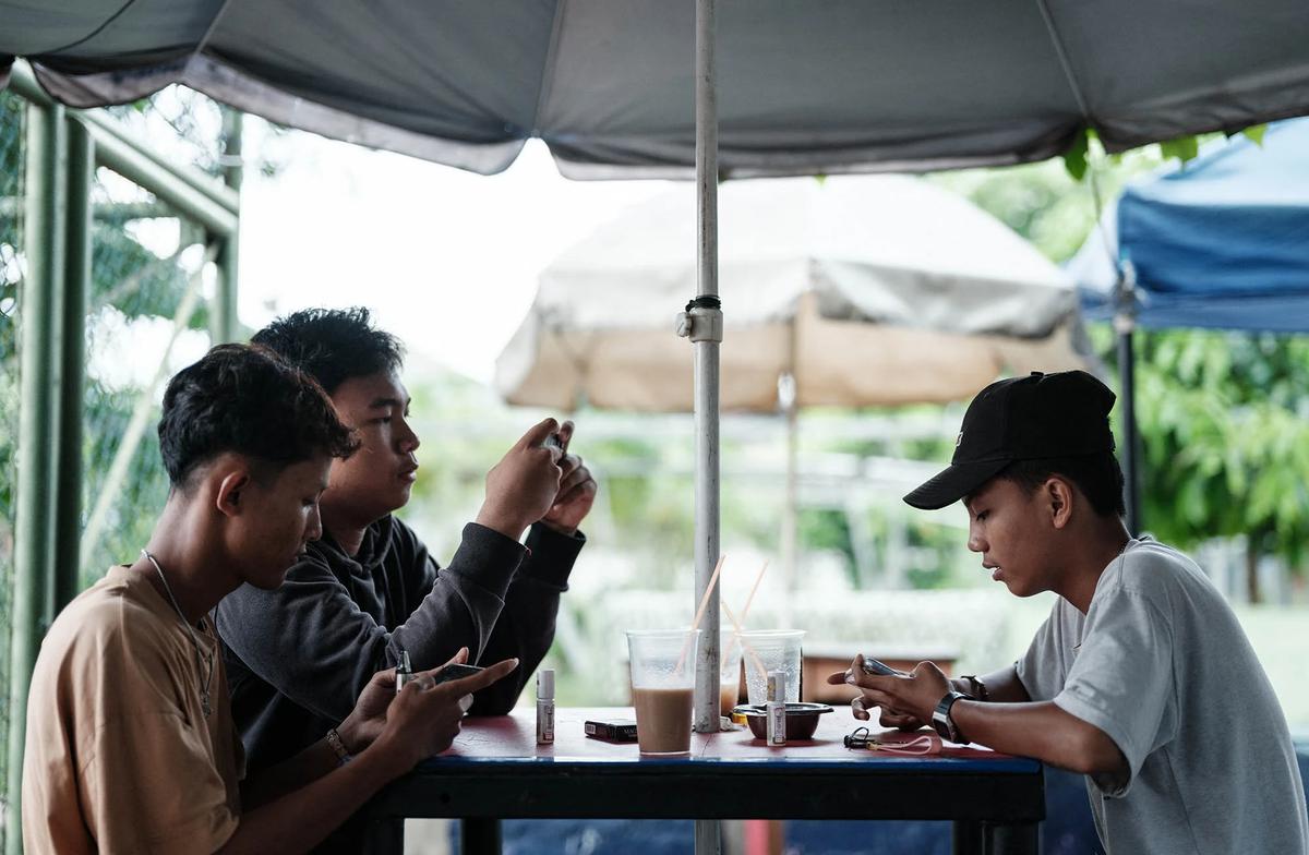 FOTO: Aturan Baru Batasi Akses Digital Anak Mulai Berlaku