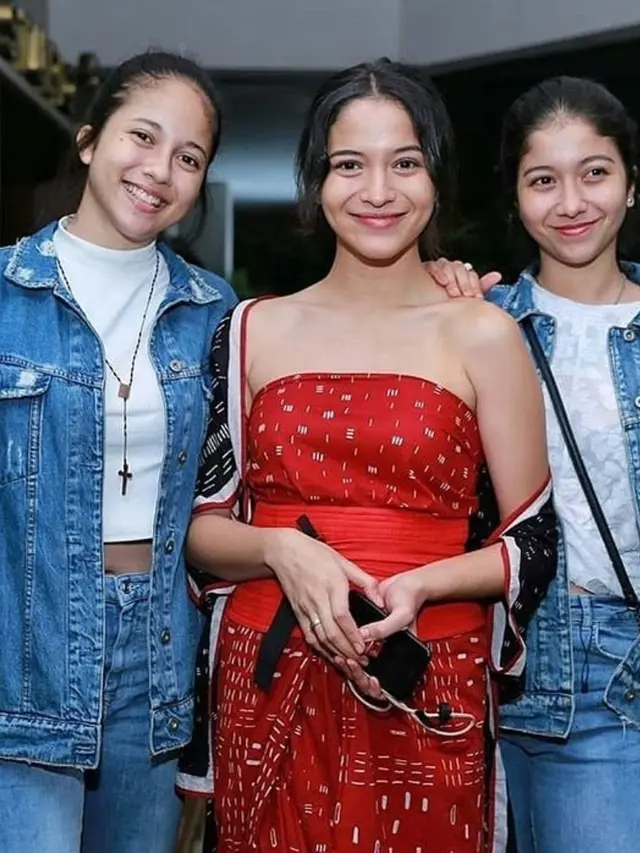 Bastian Steel dan Sitha Marino Tunangan