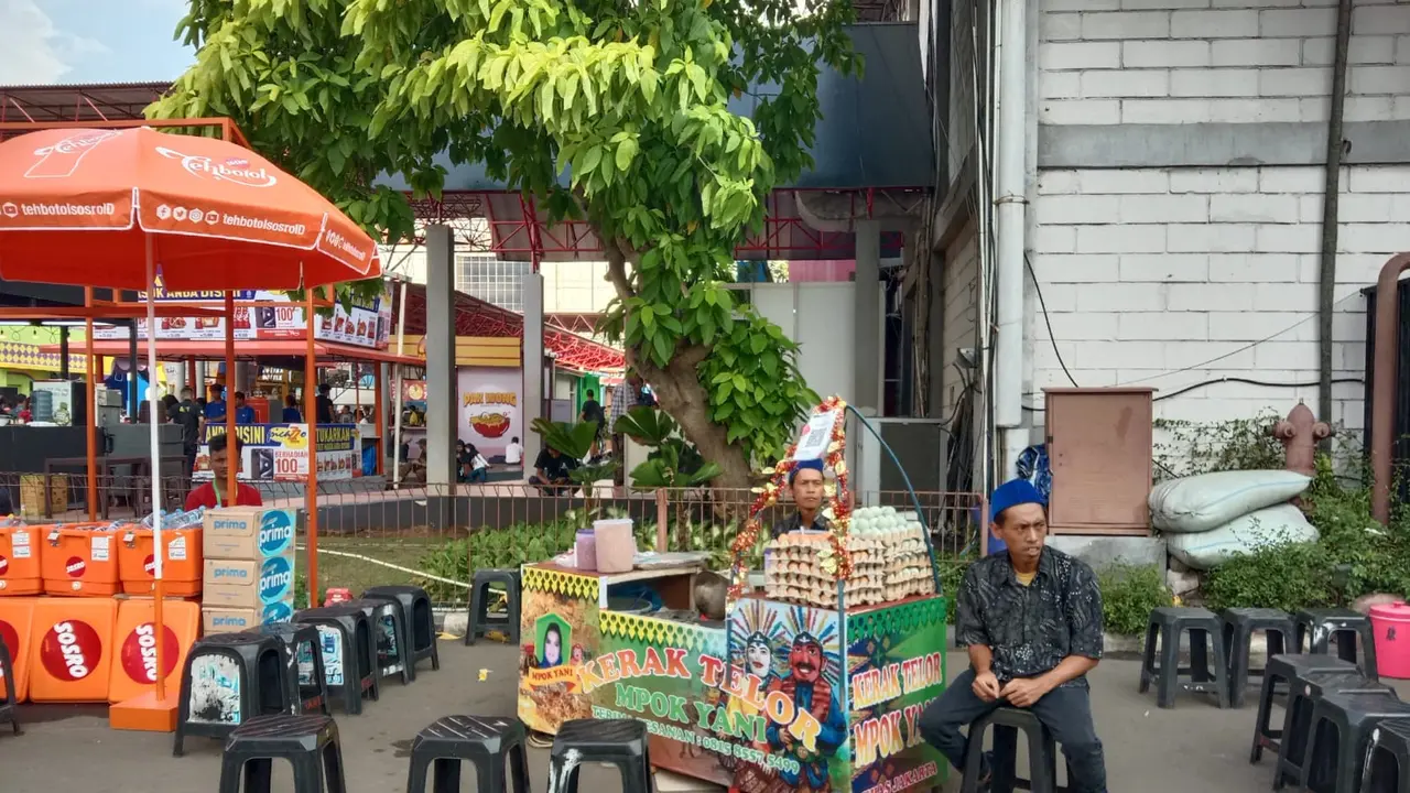 Kisah Penjual Kerak Telor, Ikon Pekan Raya Jakarta dari Masa ke Masa