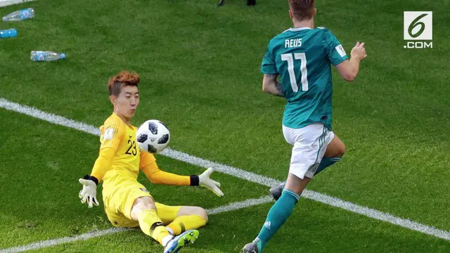 Cho Hyun Woo, kiper Korea Selatan jadi sorotan pada pertandingan Korsel kontra Jerman. Penampilannya disebut-sebut mirip dengan artis Kpop Jay Park.