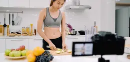 aktivitas seperti lari, bersepeda statis, hingga latihan HIIT dikenal mampu membakar kalori dalam waktu relatif singkat. Bahkan setelah latihan selesai, tubuh masih bisa terus membakar kalori selama beberapa waktu. (foto/dok: freepik)