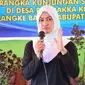 Reaksi bupati cantik ketika warga minta kondom bergetar (Liputan6.com / Eka Hakim)