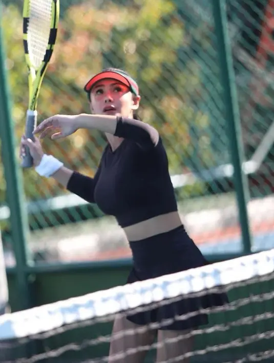 <p>Yuni Shara main tenis [Instagram/yunishara36]</p>