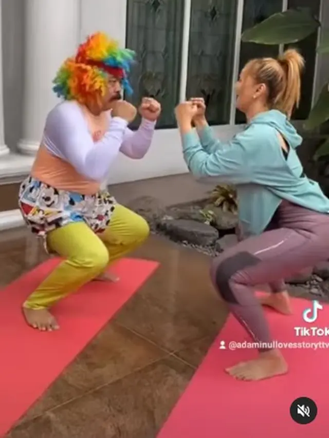 6 Potret Adam Suseno Cosplay Berbagai Karakter, Terbaru Jadi Pawang Hujan