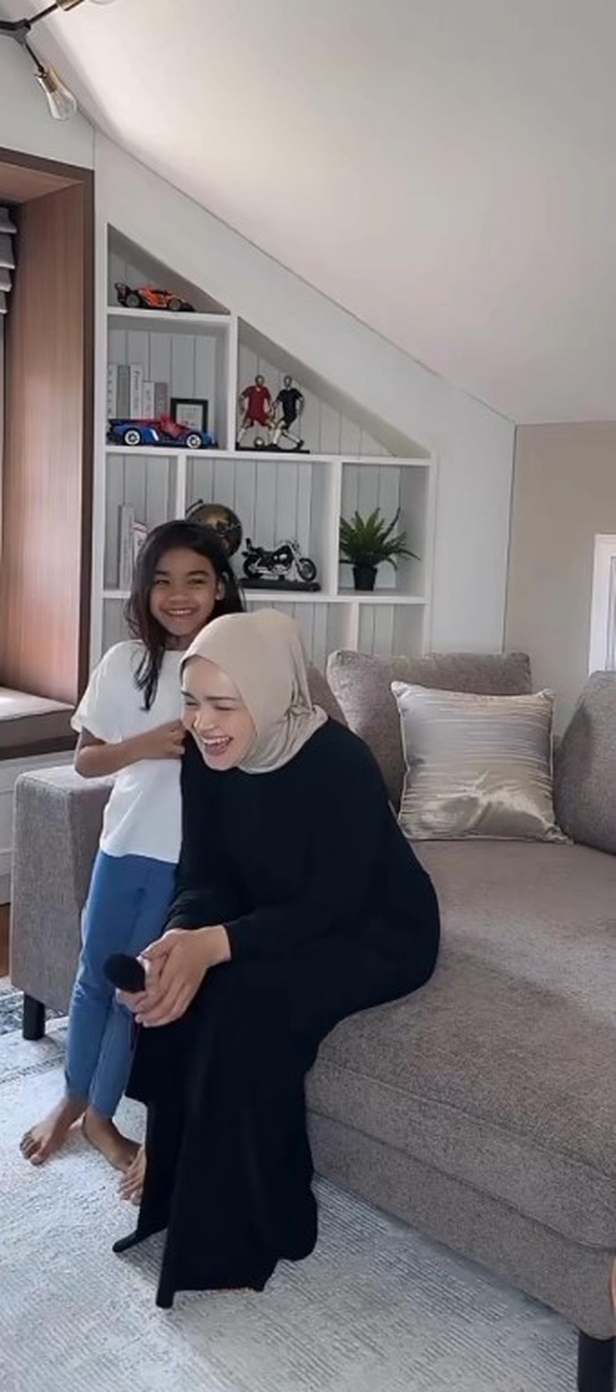 Momen Siti Nurhaliza Lagi Asyik Nyanyi, Tiba-Tiba sang Anak Datang - Tanpa Bersalah Sebut 'Ibu Bising'