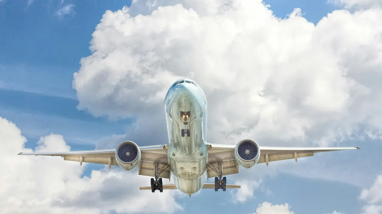 Contoh ilustrasi pesawat terbang United Airlines