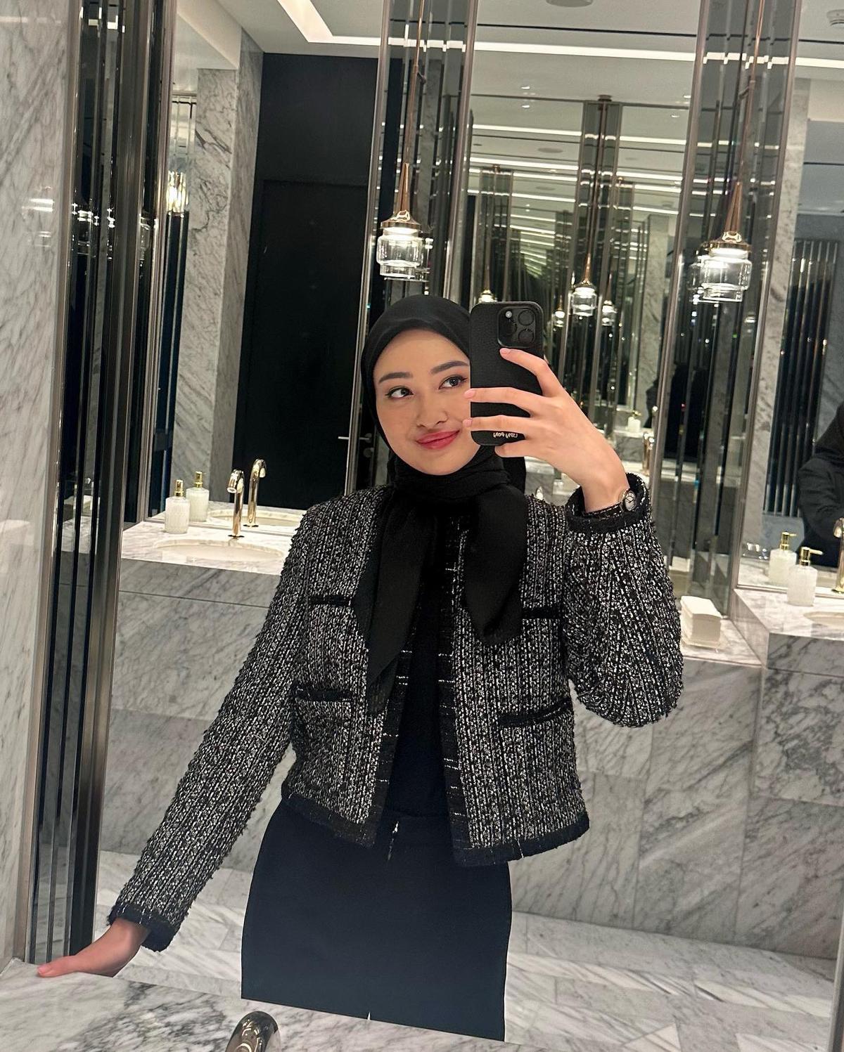 7 Potret Terbaru Puteri Modiyanti 'Anak' Tommy Soeharto yang Kini Berhijab, Paras Makin Cantik