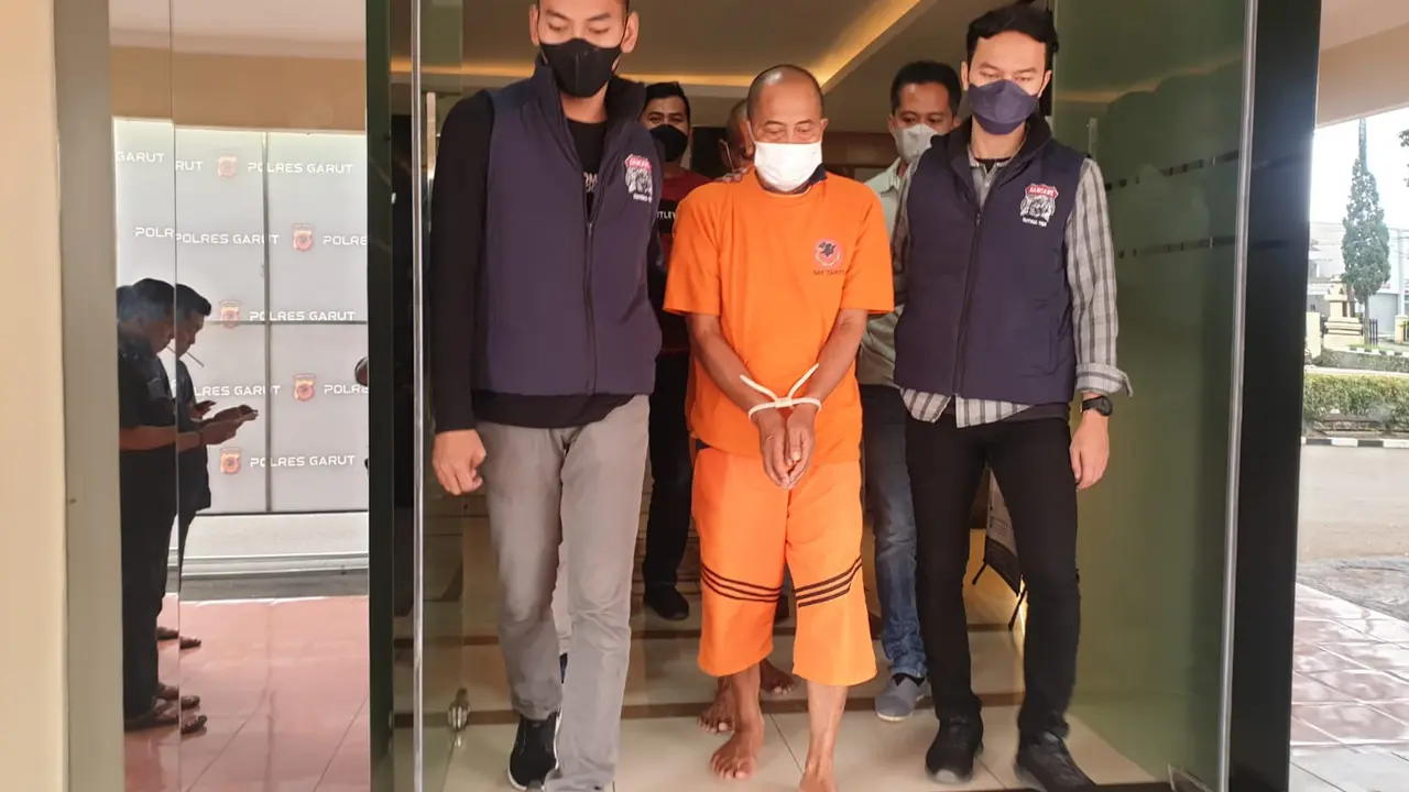Tim Sancang Polres Garut, Jawa Barat akhirnya mengamankan dua tersangka pungutan liar (Pungli) modus cuci mobil dengan paksa kepada pengunjung di kawasan wisata Cipanas Garut.