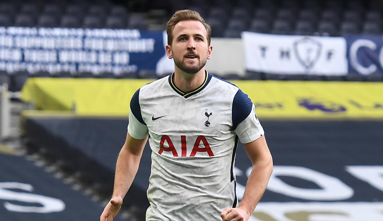 6. Harry Kane (10 gol) - Tampil mengangumkan disetiap laganya, Harry Kane menjadi duet maut bersama Son Heung-min di Tottenham Hotspur. Harry Kane telah menyumbangkan 11 gol dari seluruh penampilannya bersama Tottenham di Liga Inggris musim ini. (AFP/Andy Rain/pool)