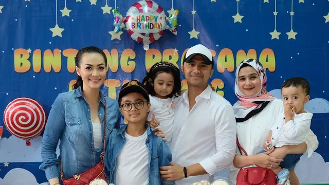 6 Potret Kebersamaan Christy Jusung dan Sang Putra, Penuh Kehangatan