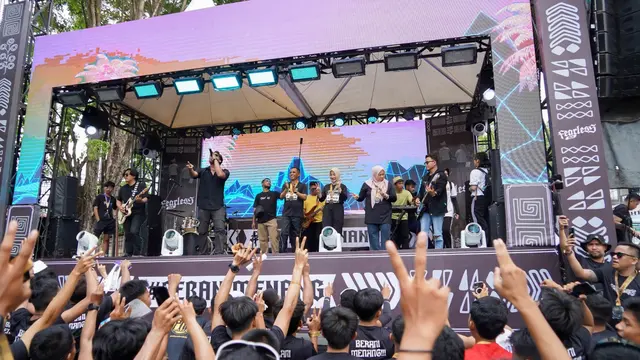 Pasangan calon Gubernur dan Wakil Gubernur Sulawesi Tengah nomor urut 2, Anwar Hafid dan Reny Lamadjido (Istimewa)