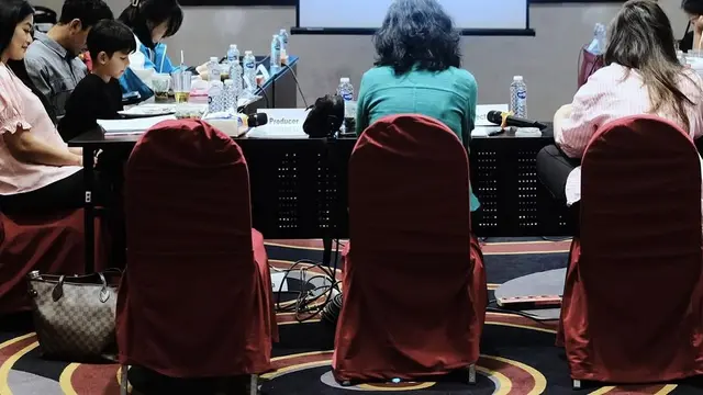 6 Potret Pemain Air Mata di Ujung Sajadah 2 Baca Naskah Bersama, Nangis Sampai Rebutan Tisu