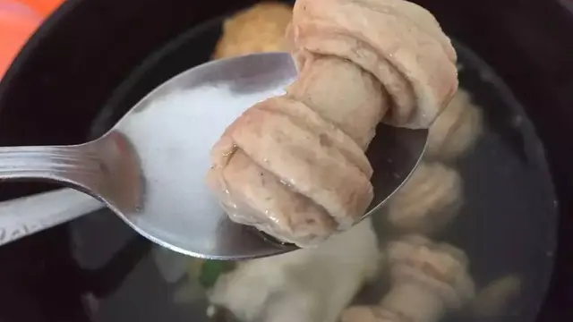9 Potret Bentuk Bakso Nyeleneh, Ada Pocong Hingga Buaya