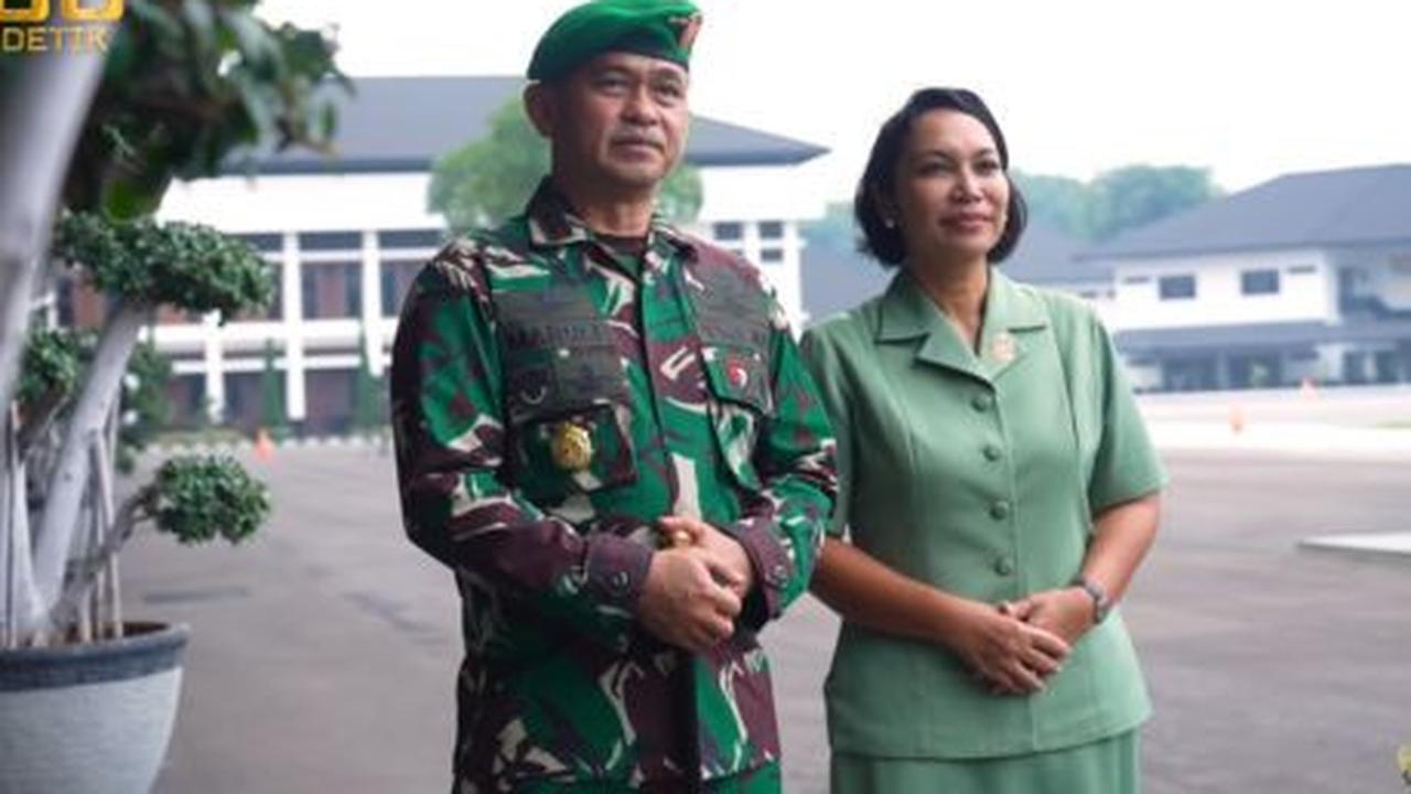 Sebagai informasi, Maruli dan Paulina menikah pada tahun 1999 silam.