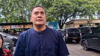Saipul Jamil di Polda Metro Jaya, Senin (10/3/2025) (Liputan6.com/M Altaf Jauhar)