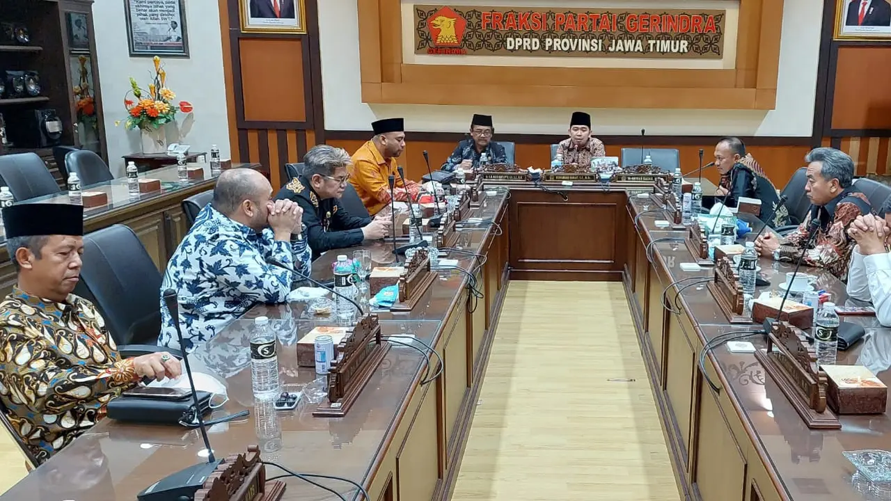 Muhammad Fawait, Ketua Fraksi Partai Gerindra mengkampanyekan makan daging sehat dan aman. (Istimewa).