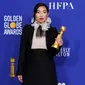 Awkwafina berhasil mencetak sejarah di ajang Golden Globe 2020. (KEVIN WINTER / GETTY IMAGES NORTH AMERICA / AFP)