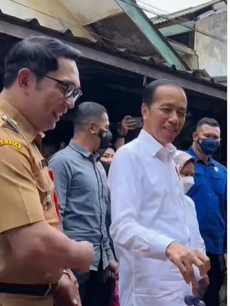 Jokowi dan Ridwan Kamil Penasaran Mencoba Mainan Lato-Lato alias Nok-Nok yang Lagi Viral