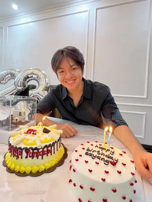 Unggahan Angga lantas dikomentari banyak netizen. Tak sedikit dari mereka mendoakan segala yang terbaik untuk Angga Yunanda. [Instagram/anggayunanda]