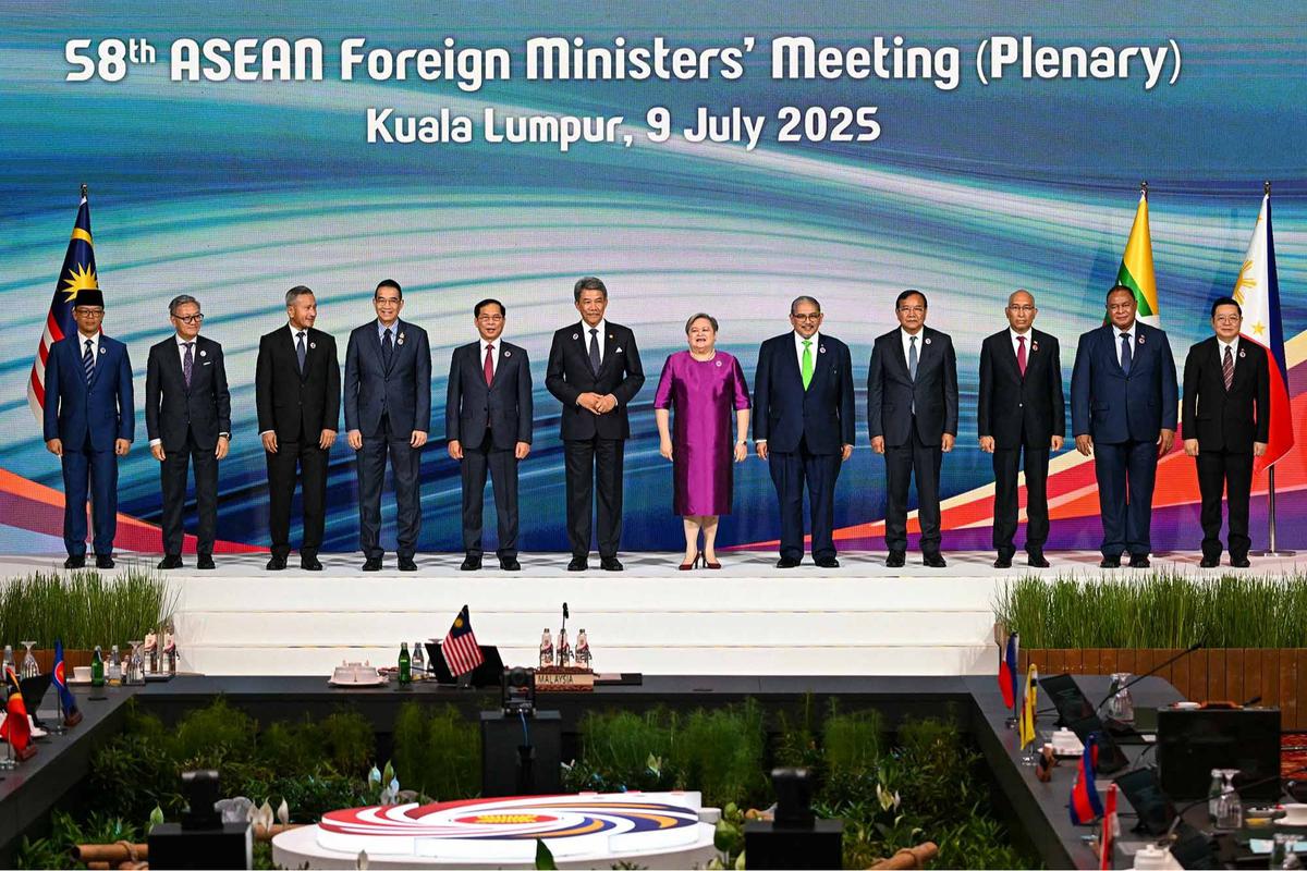 FOTO: Menlu Sugiono Hadiri Pertemuan Menlu ASEAN ke-58: Tegaskan Komitmen untuk ASEAN yang Inklusif dan Tangguh