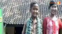 Hari Kartini, Murid-murid Probolinggo Ini Basuh Kaki Ibu