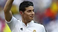 James Rodríguez adalah seorang pemain bola profesional di klub Real Madrid