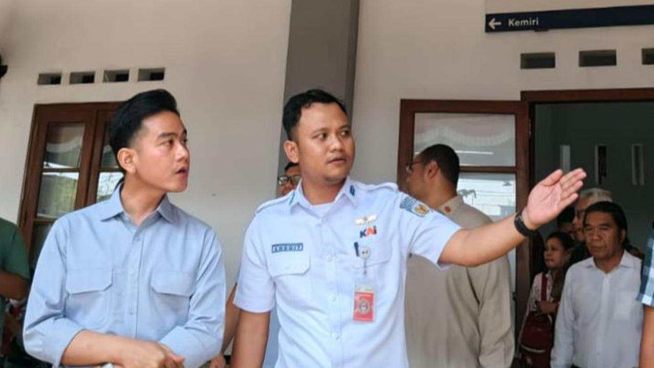 gibran di stasiun palur