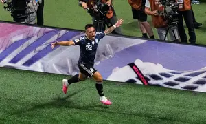 Pemain Argentina Lautaro Martinez merayakan gol kedua mereka selama pertandingan semifinal Piala Dunia melawan Inggris di Atlanta, Rabu, 15 Juli 2026. (AP Photo/Lynne Sladky)