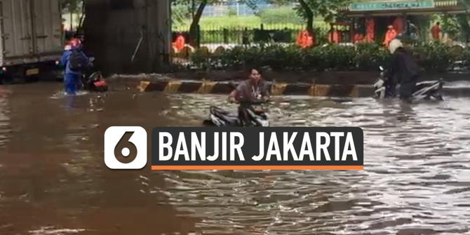 VIDEO: Banjir di Depan Gerbang Tol Sunter