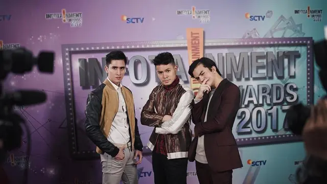 6 Potret Kebersamaan Verrell Bramasta dan Fero Walandouw, Selalu Kompak