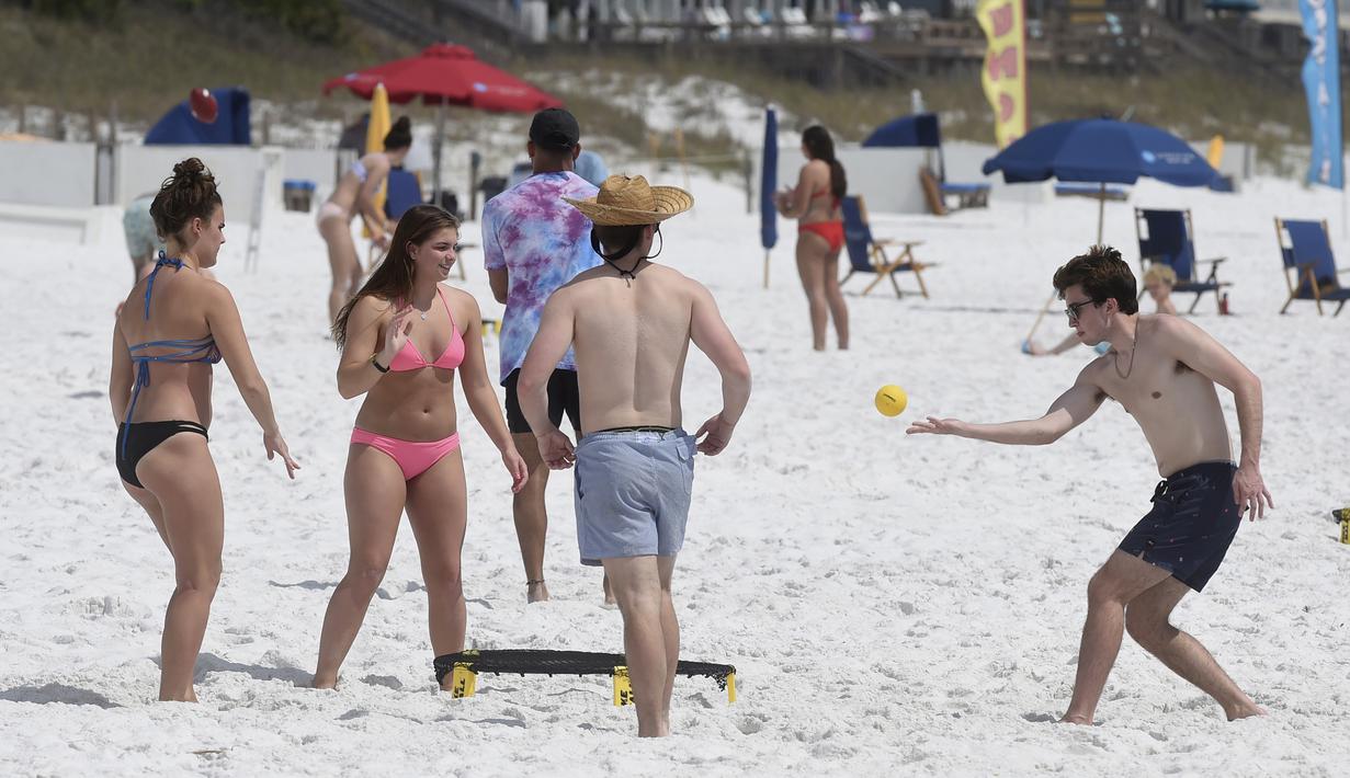 FOTO: 9 Orang Tewas Akibat COVID-9 di AS, Pantai Florida Tetap