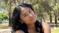 Kabar duka datang dari Adelaide, Australia. Seorang Warga Negara Indonesia (WNI) bernama Alifia Soeryo (22) dilaporkan tewas tertimpa pohon (Instagram).