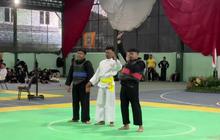 VIDEO: Personel Polres Lamongan Bripda Sholeh Maulana Raih Emas di Pencak Silat Pangdivif 2 Cup 2025