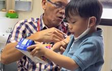 Terapkan Metode Distraksi, Cara Dokter Buat Anak Tak Trauma saat Suntik Vaksin Ini Bikin Kagum