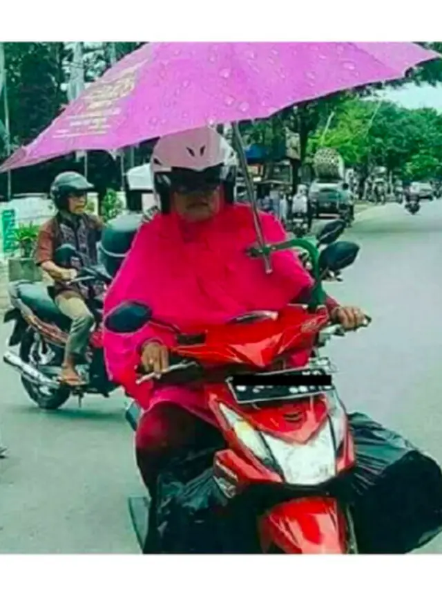 9 Momen Santai Emak-Emak Saat di Jalan, Lucu tapi Bikin Geregetan