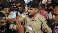 Kunjungi India, Ronaldinho Nyaris Celaka