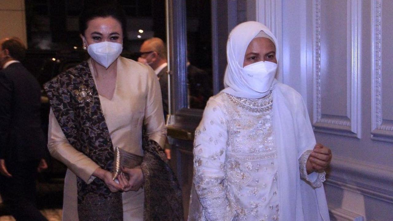 Dampingi Ibu Iriana