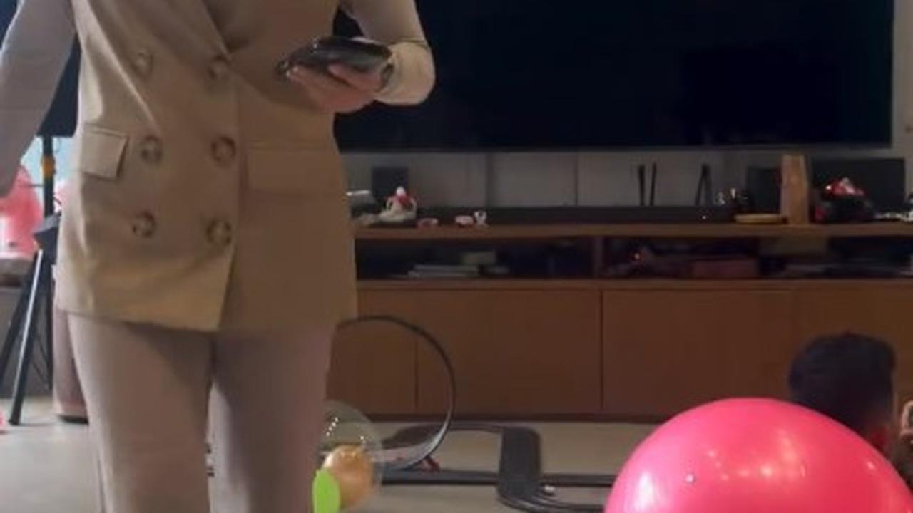 Momen Ameena Kutekin Kuku Atta Halilintar, Cute Pakai Warna Pink