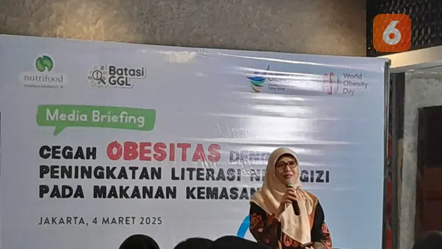 Direktur Standardisasi Pangan Olahan Badan Pengawas Obat dan Makanan RI (BPOM RI) Dwiana Andayani bicara soal pentingnya baca informasi nilai gizi yang ada di kemasan makanan atau minuman dalam peringatan Hari Obesitas Sedunia 2025 bersama Nutrifood.