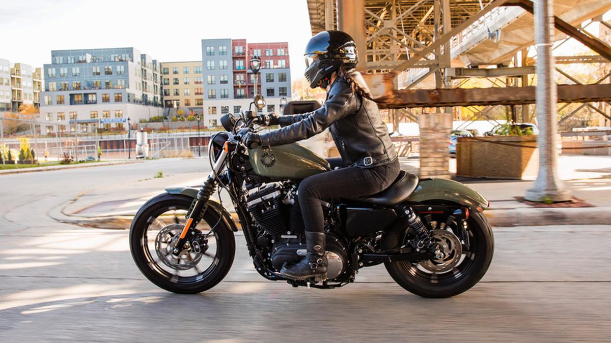 Harley davidson sportster iron 883 harga online