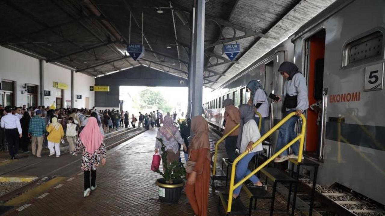 Okupansi Kereta Cipatat-Sukabumi Meledak 201 Persen di Lebaran 2026, Jadi Primadona Pemudik