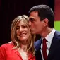 PM Spanyol&nbsp;Pedro Sanchez dan istrinya&nbsp;Begona Gomez. (Dok. AFP)