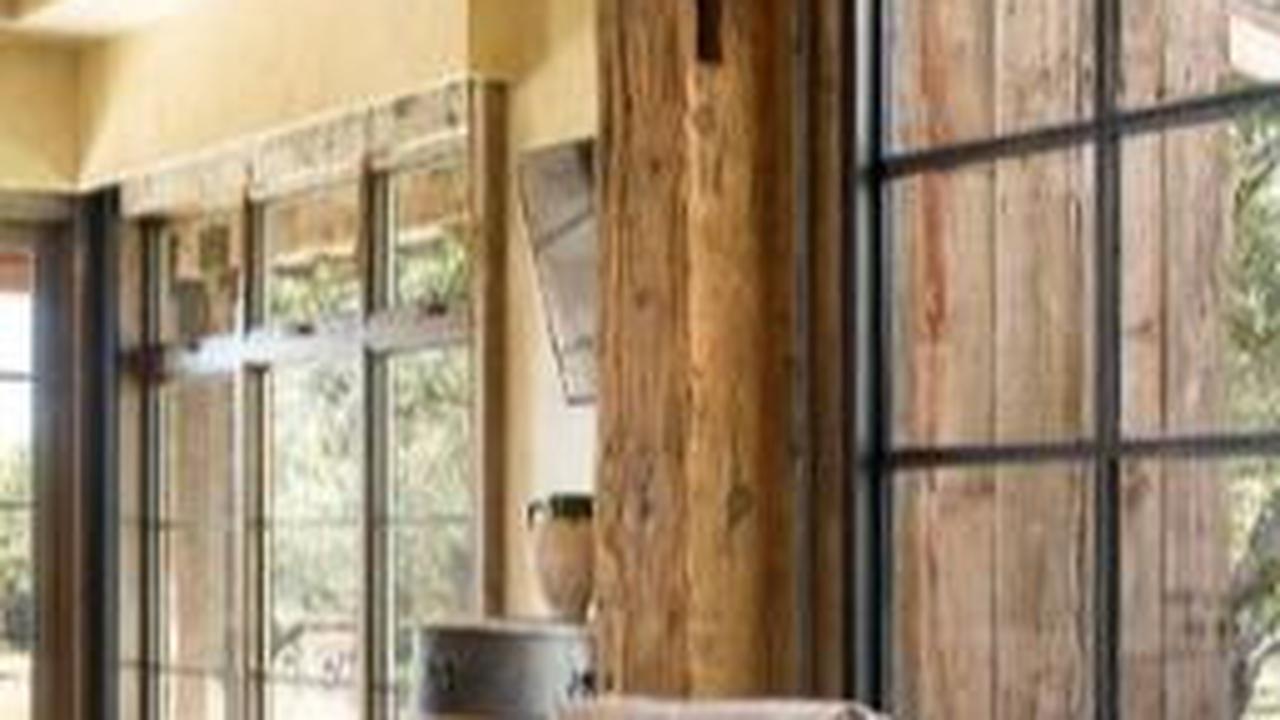 Rumah Modern Klasik Material Kayu