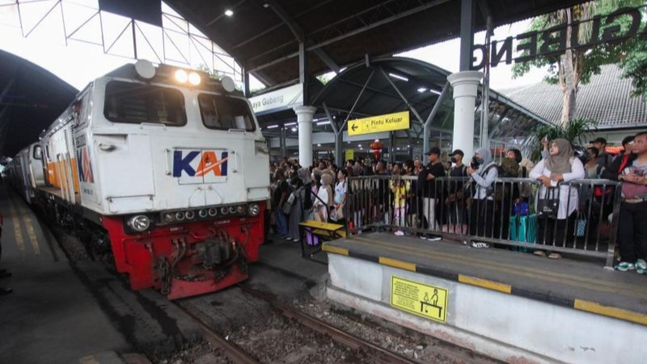 KAI Daop 8 Surabaya: 205.102 Tiket Kereta Api Terjual Selama Libur Isra Miraj dan Imlek