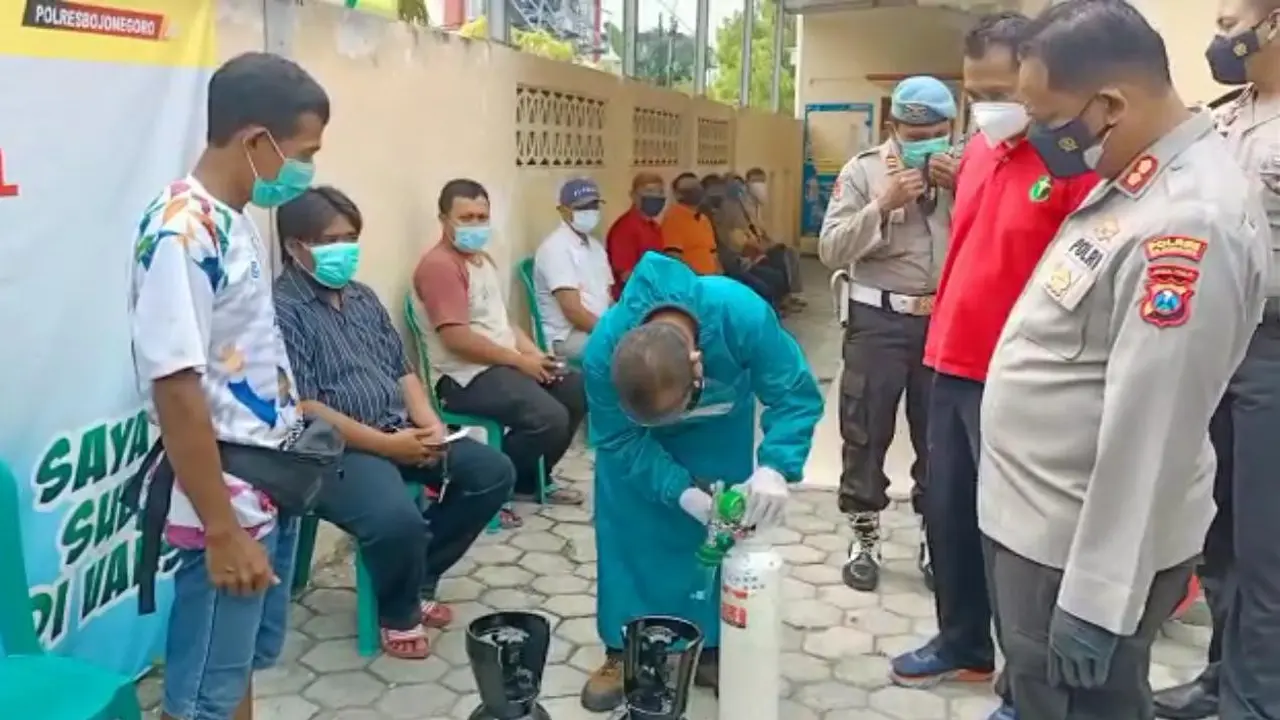 Polres Bojonegoro menyediakan peminjaman tabung oksigen. (Ahmad Adirin/Liputan6.com)
