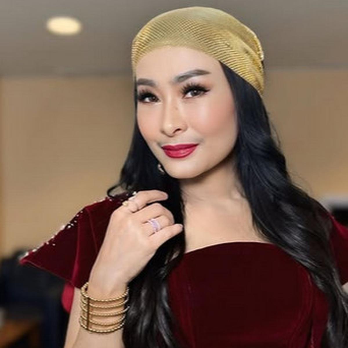 Potret Iis Dahlia Usai Facelift di Korea, Makin Cantik & Awet Muda di Usia 53 Tahun - Raffi Ahmad Salfok Bahas Kumis