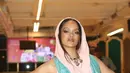 Tak main-main, kalung yang dipakai Rihanna dihiasi dengan berbagai batu mulia, seperti berlian, zamrud, dan ruby yang dirancang berdasarkan lanskap Jamnagar. [Foto: Instagram/swadesh_online]